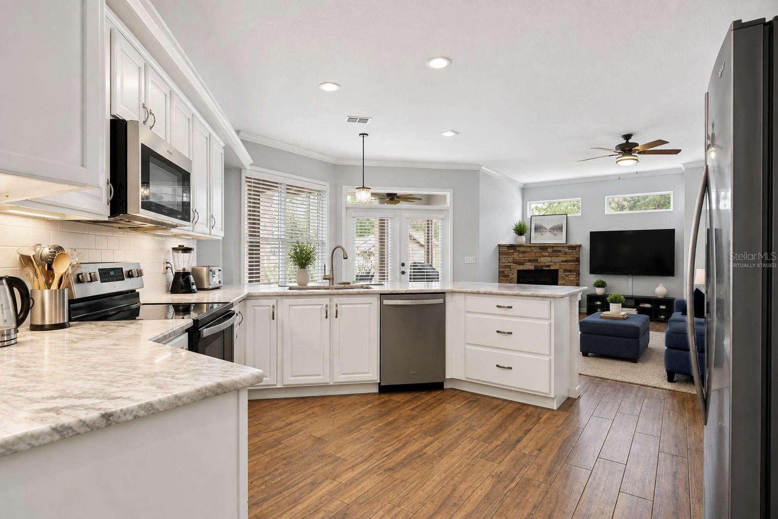 427 TIERRA VERDE LANE